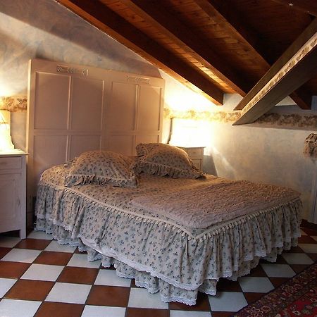B And B Della Mimosa ديسينسانو ديل غاردا المظهر الخارجي الصورة