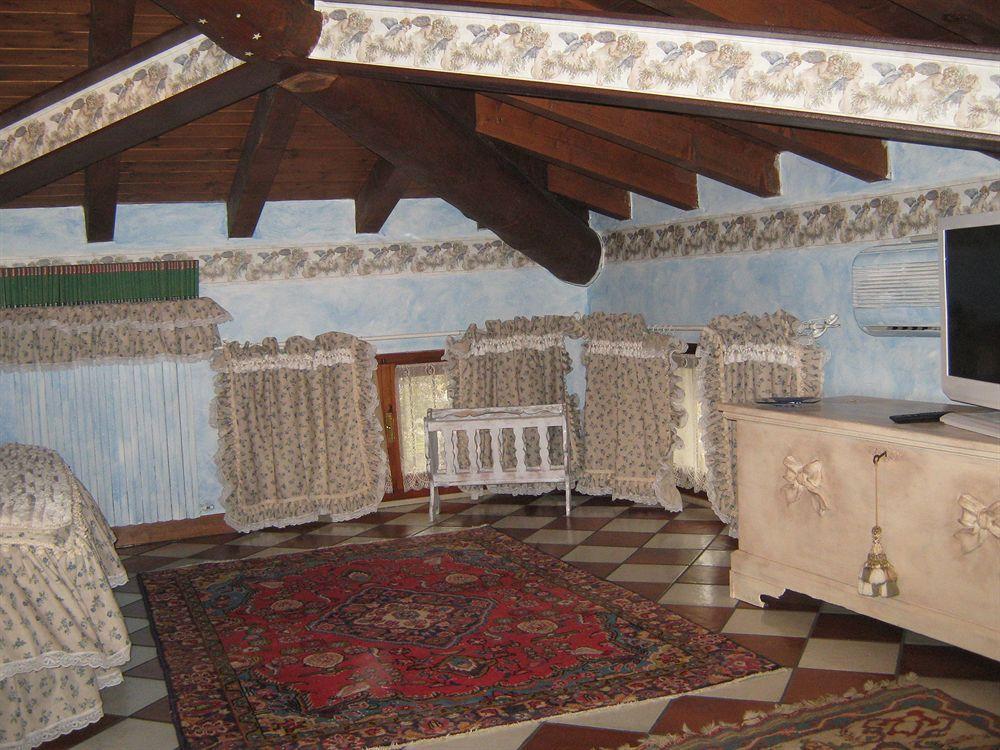 B And B Della Mimosa ديسينسانو ديل غاردا المظهر الخارجي الصورة