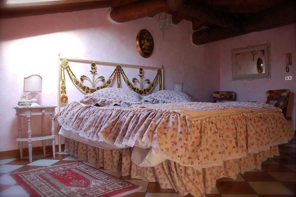 B And B Della Mimosa ديسينسانو ديل غاردا المظهر الخارجي الصورة