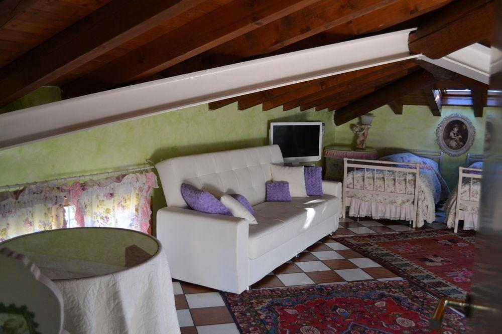 B And B Della Mimosa ديسينسانو ديل غاردا المظهر الخارجي الصورة