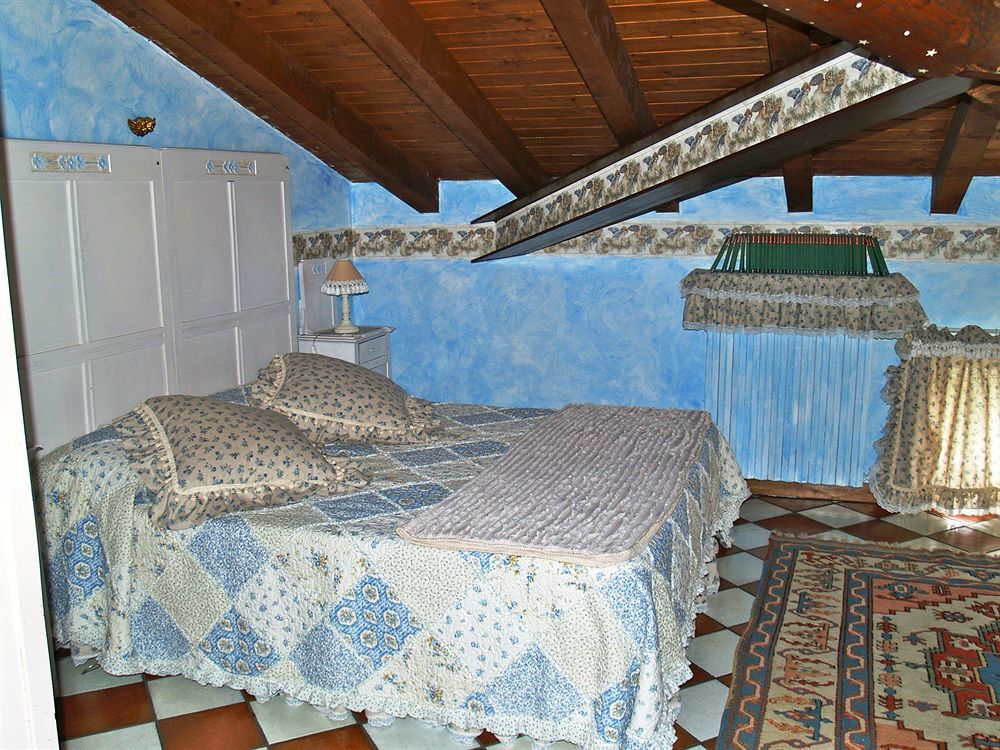 B And B Della Mimosa ديسينسانو ديل غاردا المظهر الخارجي الصورة